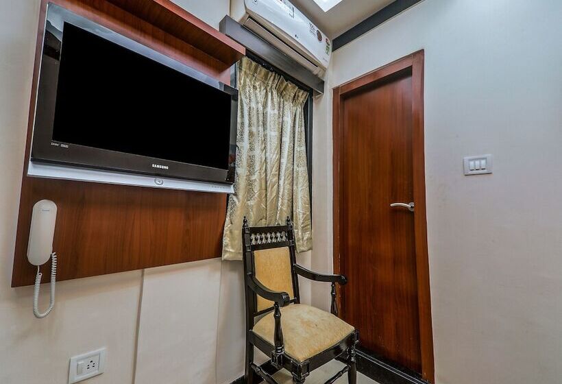هتل Capital O 16719 Airport Guest House