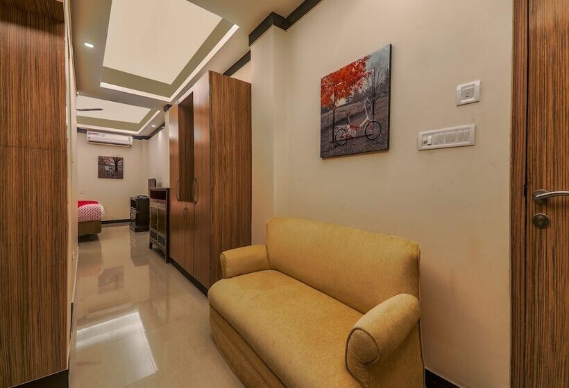 هتل Capital O 16719 Airport Guest House