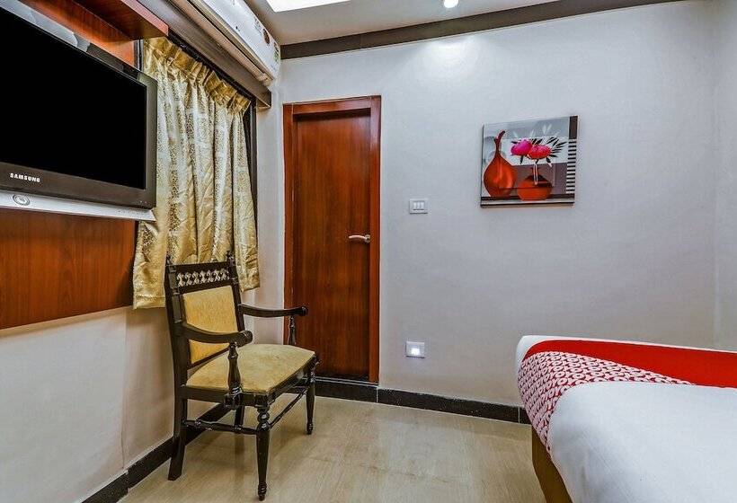 هتل Capital O 16719 Airport Guest House