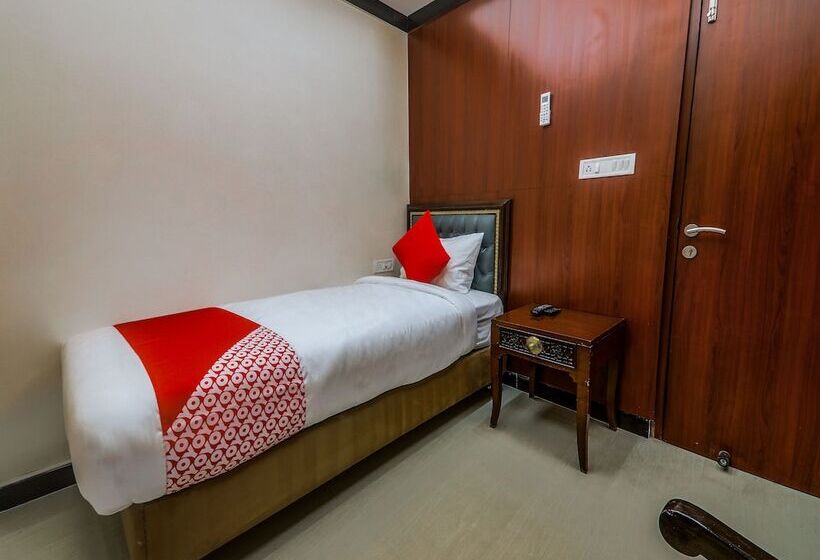 هتل Capital O 16719 Airport Guest House