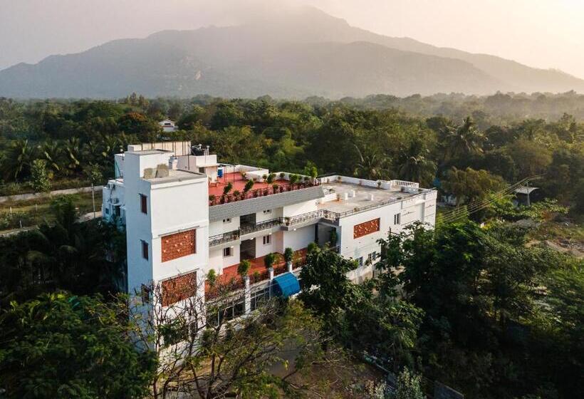 בית מלון כפרי Aashreya Suites Tiruvannamalai