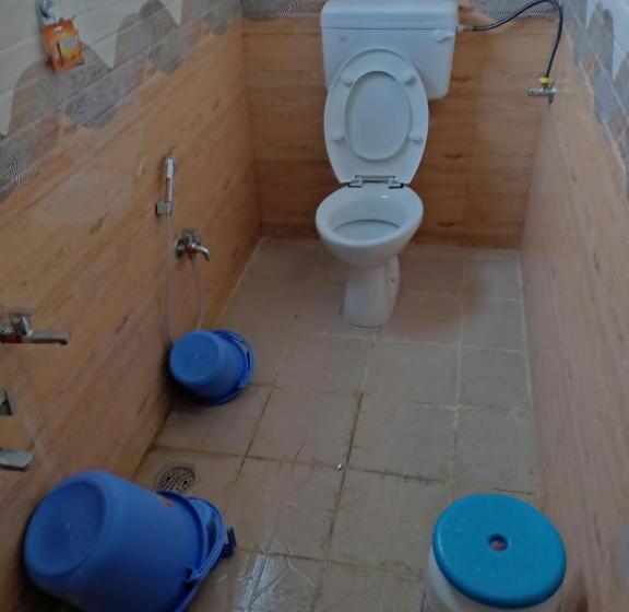هتل Blue Crystal Lodge