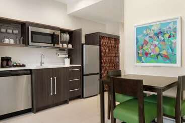 هتل Home2 Suites By Hilton Houston Pearland