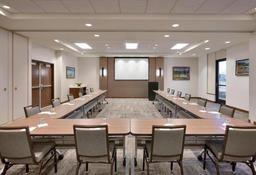 هتل Hyatt Place Anchorage Midtown