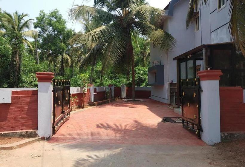 בית מלון כפרי Oyo 30174 Highway Homea