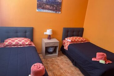 پانسیون Hostal Sairi