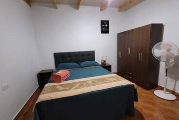 پانسیون Hostal Sairi