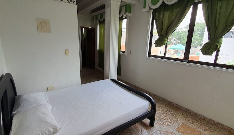 هتل Banana Paradise