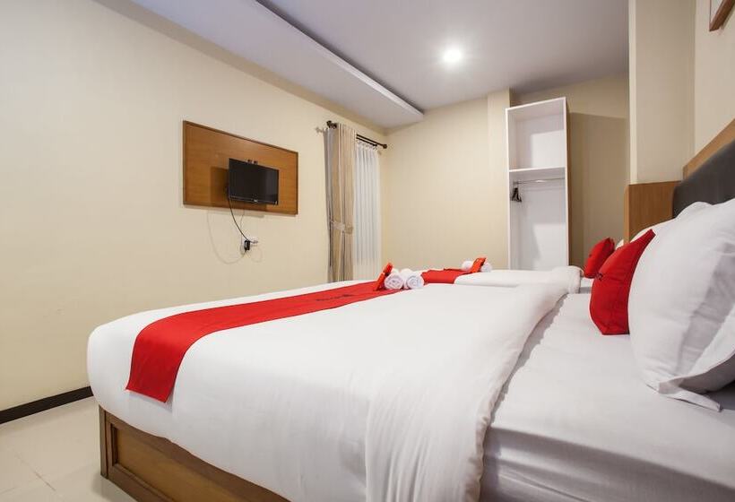 پانسیون Reddoorz Premium @ Jalan Cengkeh Malang