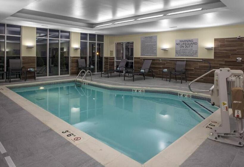 هتل Fairfield Inn & Suites By Marriott Indianapolis Greenfield