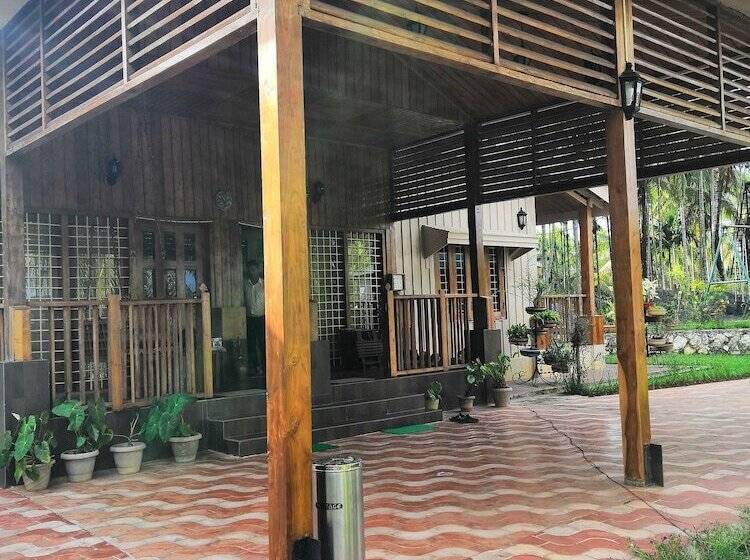 هتل Rainforest Resort