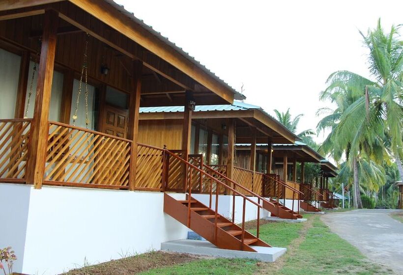 هتل Rainforest Resort