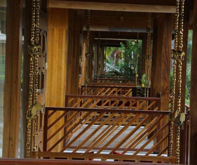 هتل Rainforest Resort