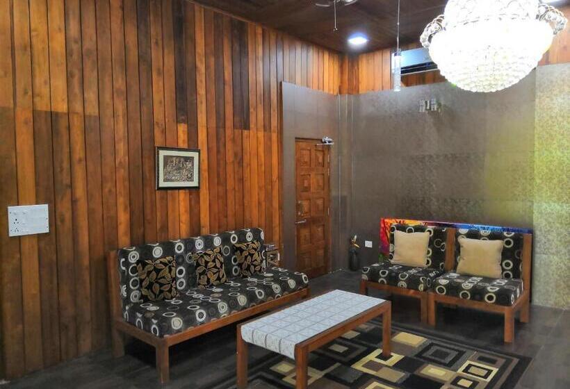 هتل Rainforest Resort