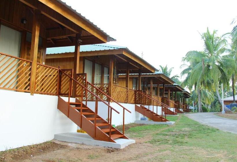 هتل Rainforest Resort