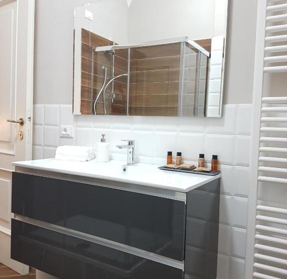 住宿加早餐  La Dimora Del Falconiere   Luxury Suites