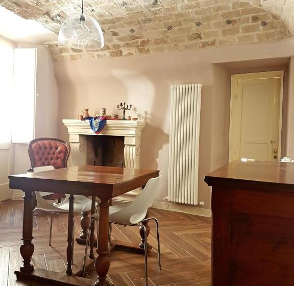 住宿加早餐  La Dimora Del Falconiere   Luxury Suites