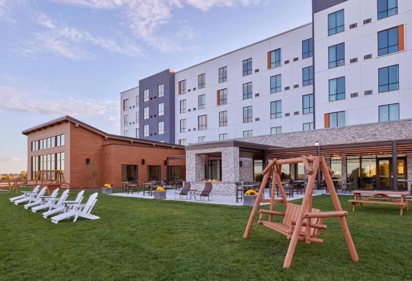 هتل Courtyard By Marriott Petoskey