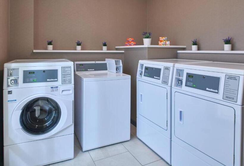 فندق Courtyard By Marriott Petoskey At Victories Square