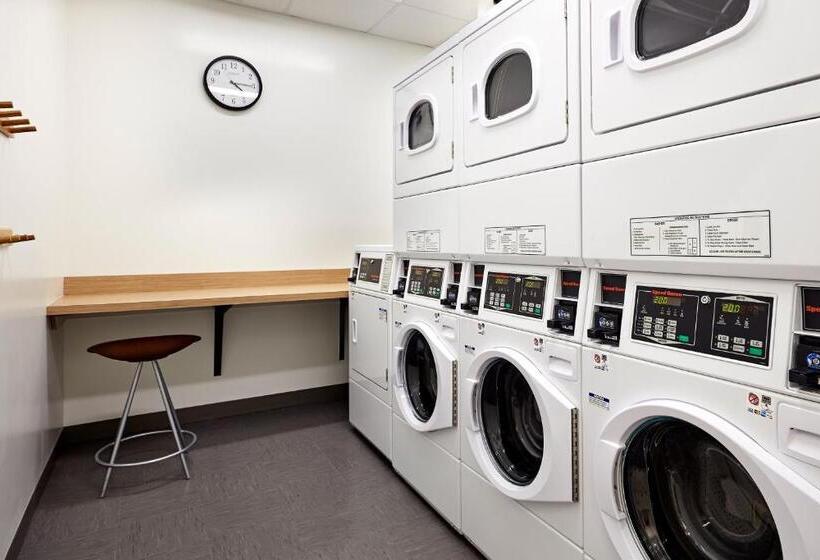 هتل Element Santa Clara