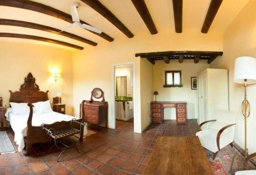 Отель Hostal La Riera De Peratallada