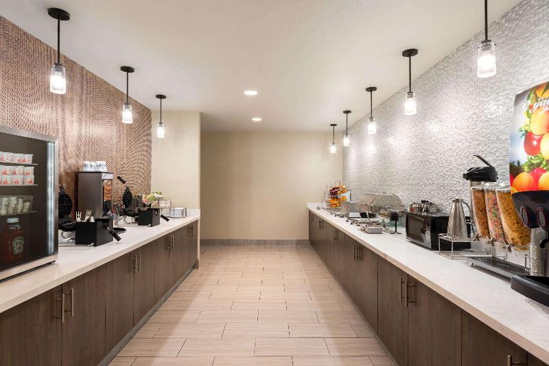 هتل La Quinta By Wyndham Clovis Ca