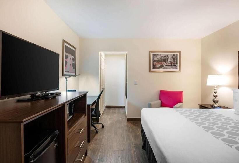 هتل Rodeway Inn Near Hollywood Beach