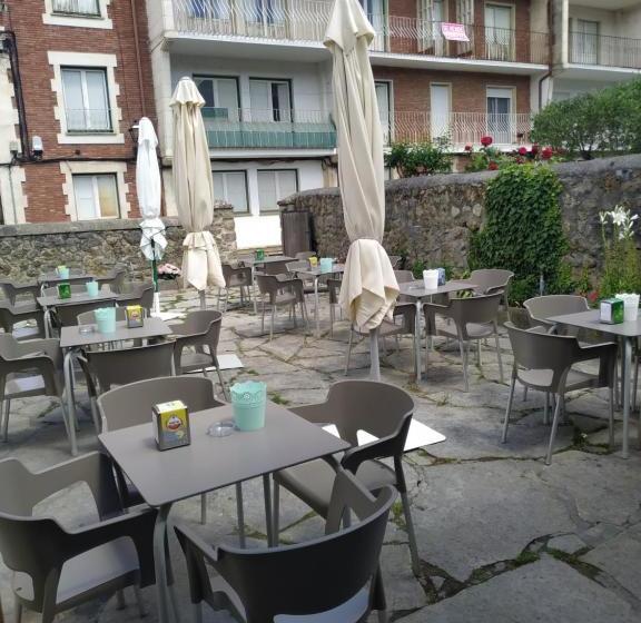 ユースホステル Hospedería Foramontanos