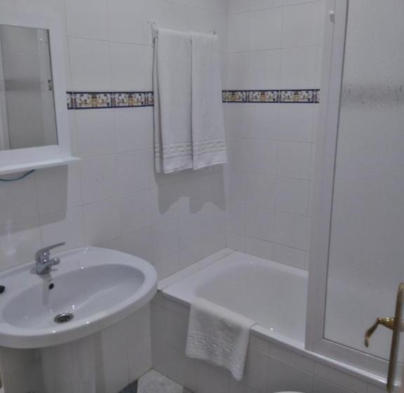ペンション Hostal Sierra De Tentudía