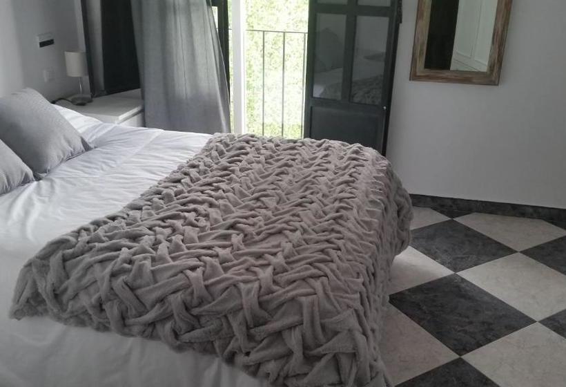 ペンション Hostal Sierra De Tentudía