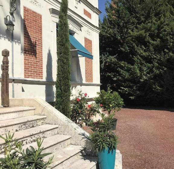 بنسيون Villa Nanteuil