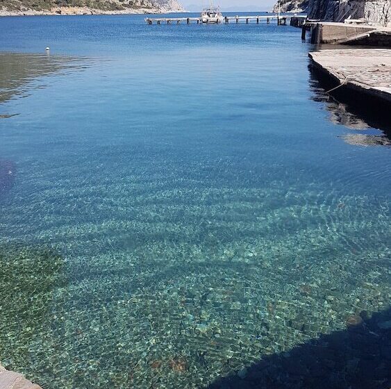 استراحتگاه Alarga Sail Boutique Hotel & Yacht Club