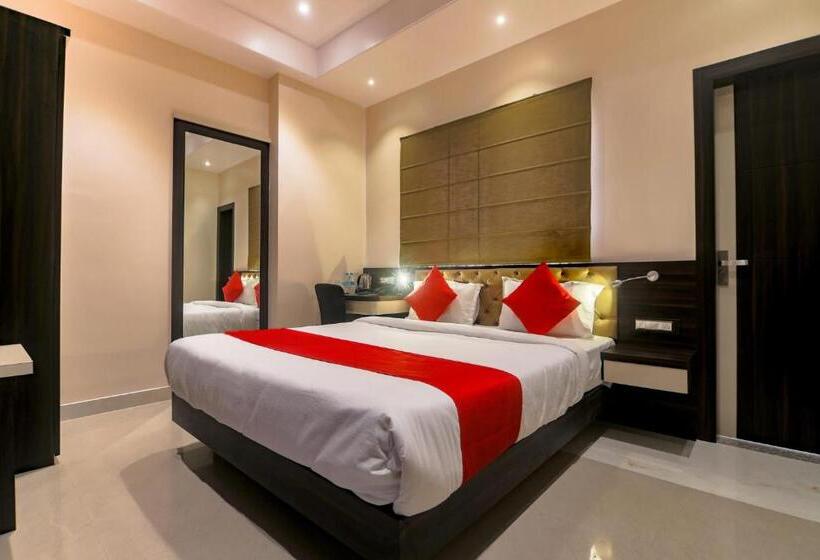 هتل Aditya Residency