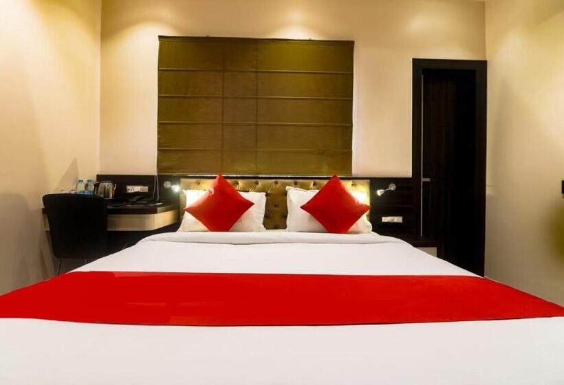 هتل Aditya Residency