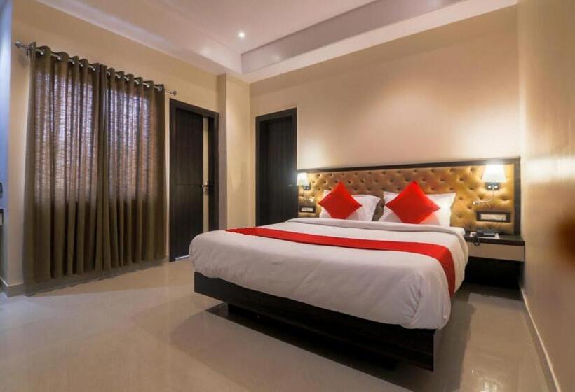 هتل Aditya Residency