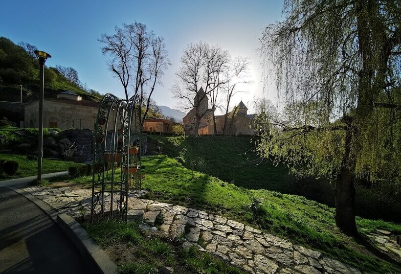هتل Vanatun Monastery Stay
