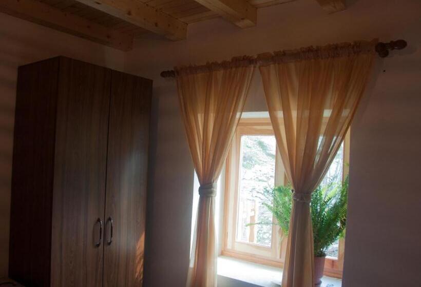پانسیون Aste Guesthouse