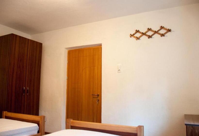 پانسیون Aste Guesthouse
