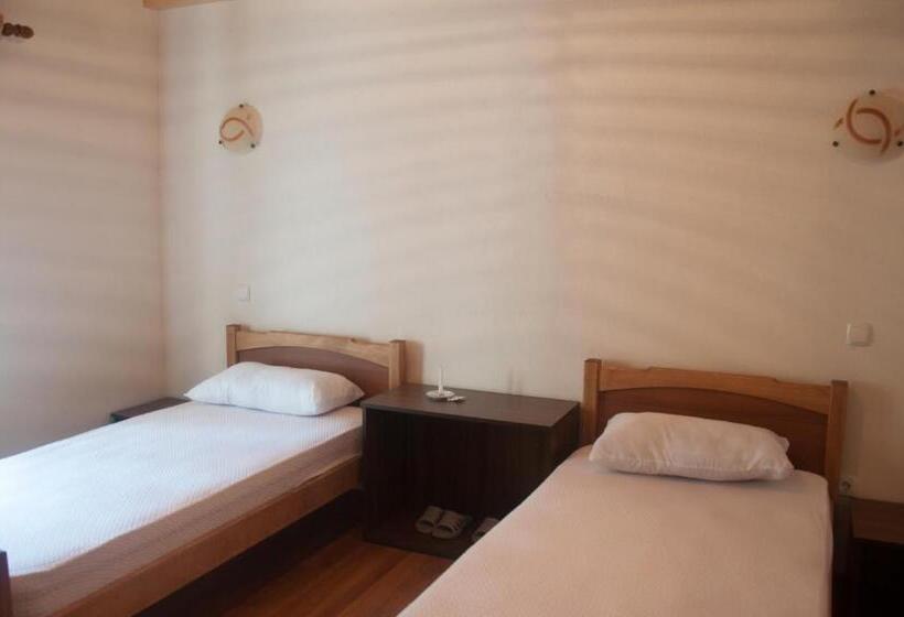 پانسیون Aste Guesthouse