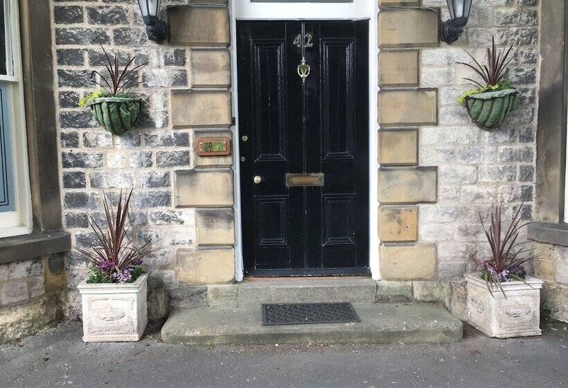 پانسیون Cawthorne House