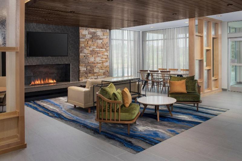 Отель Fairfield Inn & Suites By Marriott Knoxville Lenoir City/i 75