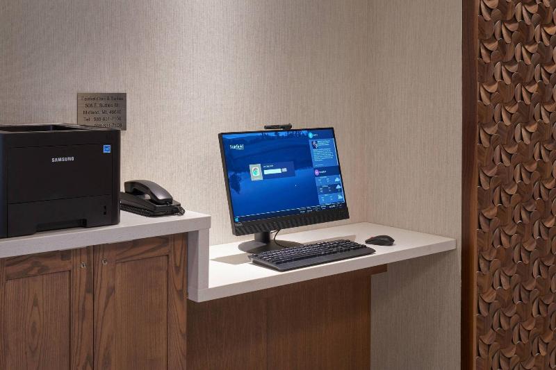 Отель Fairfield Inn & Suites By Marriott Midland