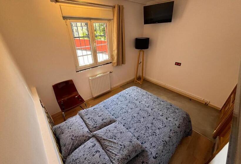 هتل Lotila Flats Hostal Rio Caudal