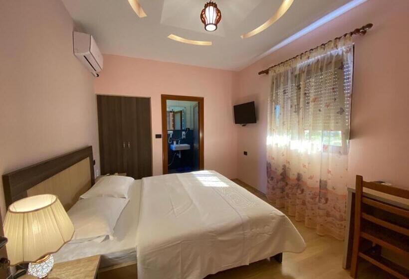پانسیون Joan Guesthouse
