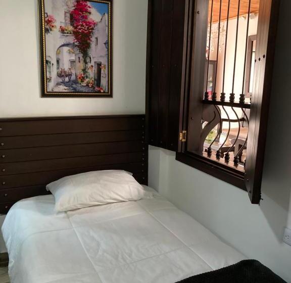 هاستل Boutique Colonial Cartago