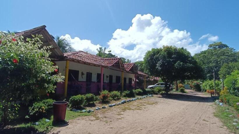 هتل Cabañas San Sebastian