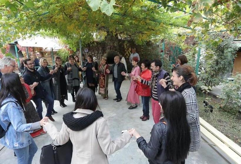 پانسیون Ashtarak Garden Guesthouse