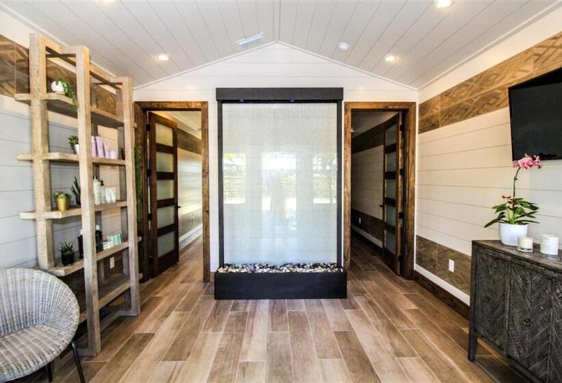 فندق Bali Hai Beachfront Resort And Spa