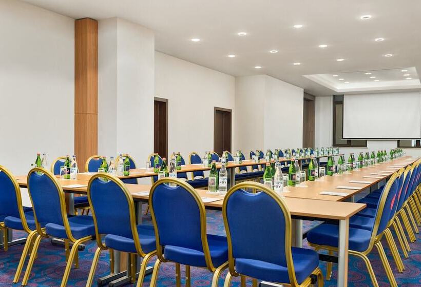 Fotos del hotel Ramada Hotel & Suites By Wyndham Yerevan:  29