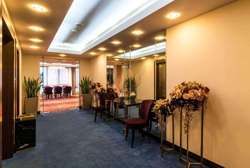 Fotos del hotel Ramada Hotel & Suites By Wyndham Yerevan:  30